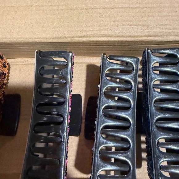 Leopard Hair Claw Clip โจ Handmade Diamond Art Sparkly Hair Accessory - Picture 4 of 4